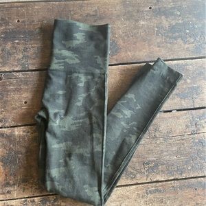 Spanx Seamless Camo Leggings